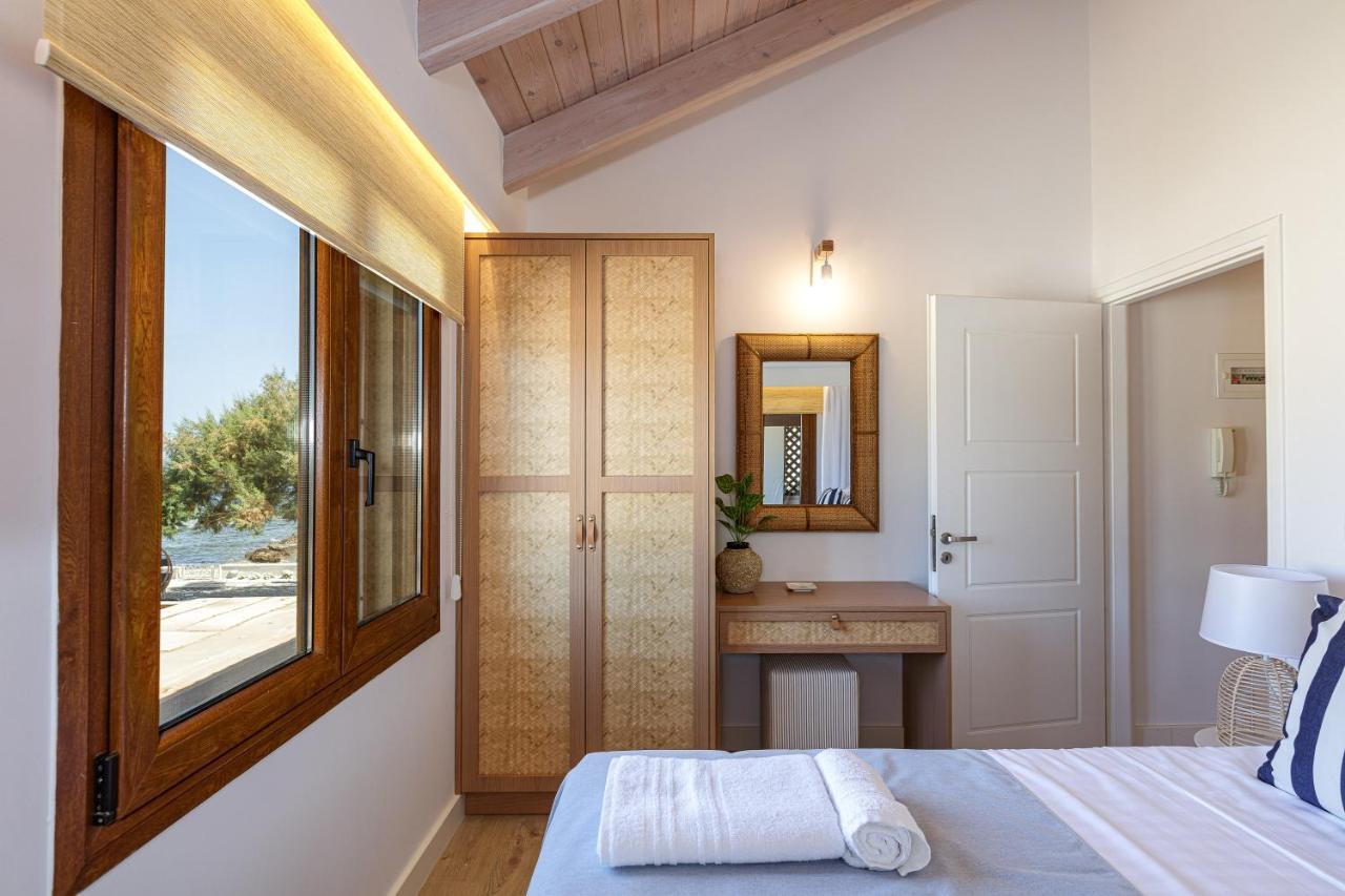 Galatás Villa Seashell -Wonderful Newly Renovated Villa On The Beach מראה חיצוני תמונה