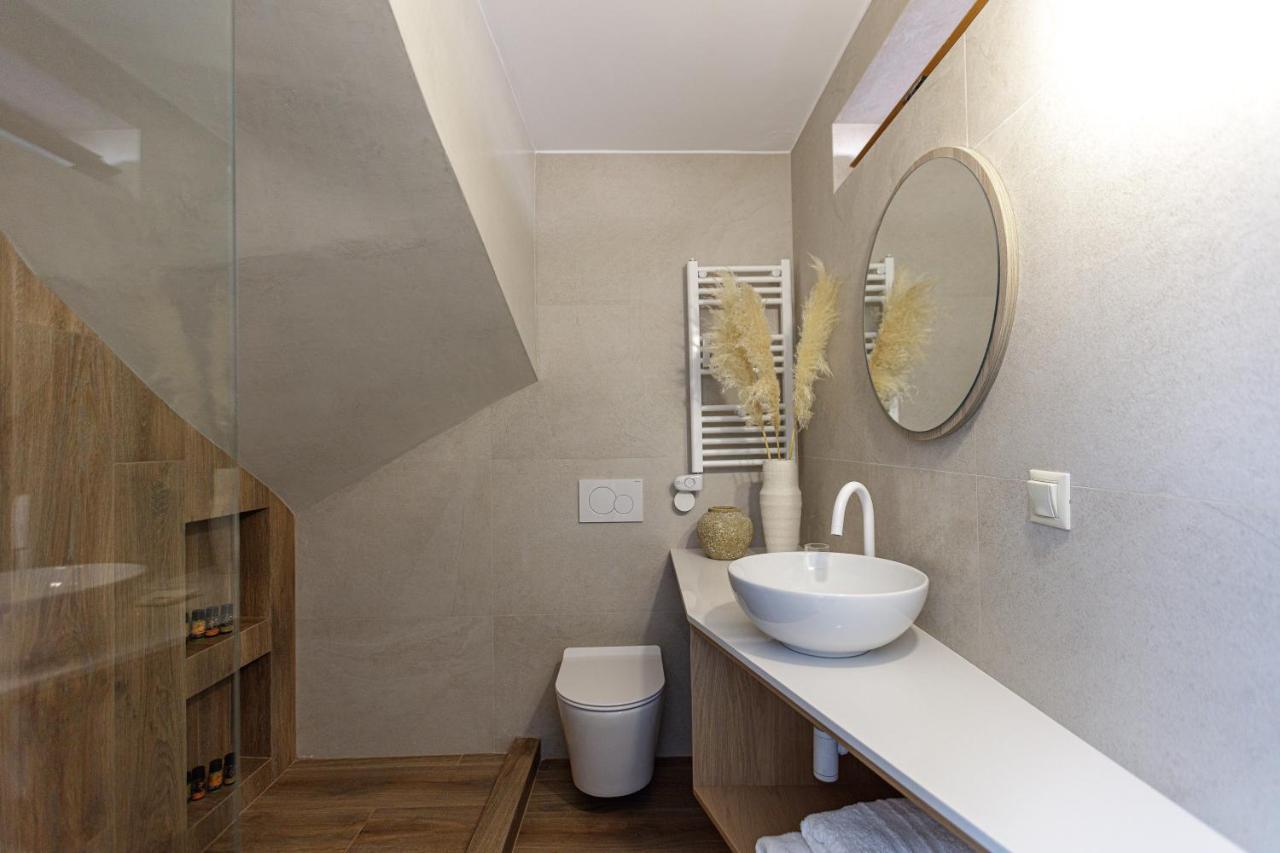 Galatás Villa Seashell -Wonderful Newly Renovated Villa On The Beach מראה חיצוני תמונה