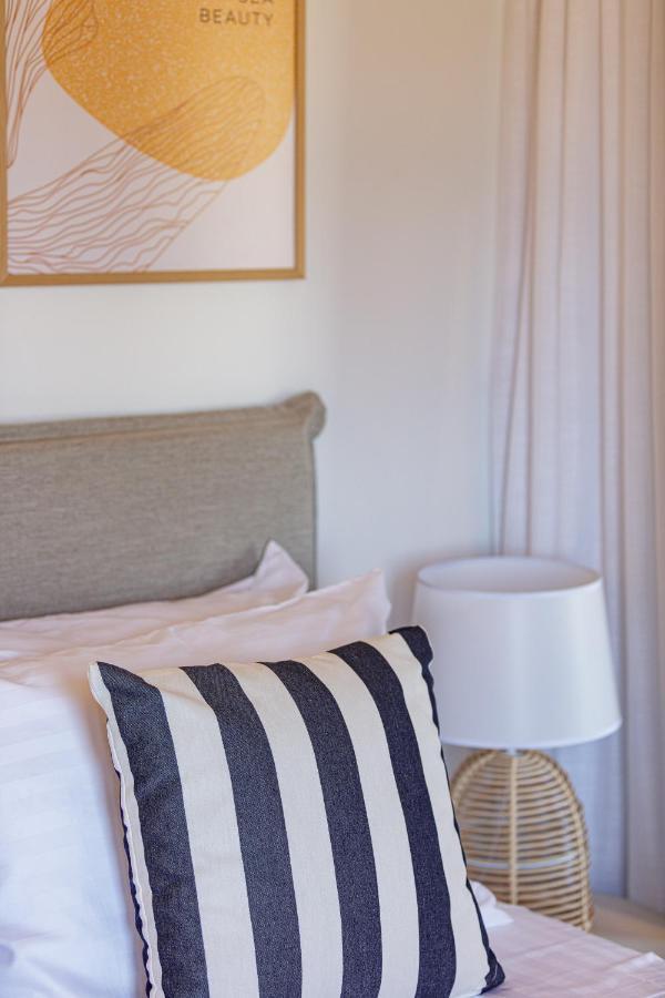 Galatás Villa Seashell -Wonderful Newly Renovated Villa On The Beach מראה חיצוני תמונה