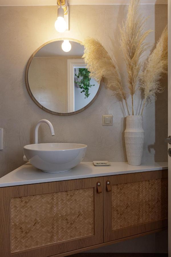 Galatás Villa Seashell -Wonderful Newly Renovated Villa On The Beach מראה חיצוני תמונה